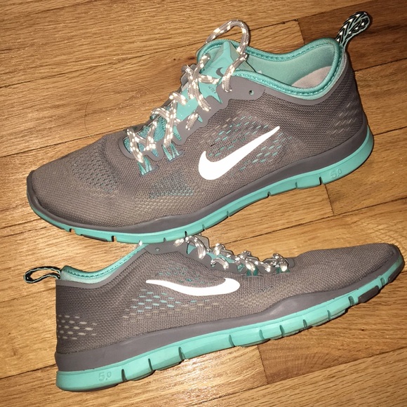 Nike Shoes - Nike Free 5.0